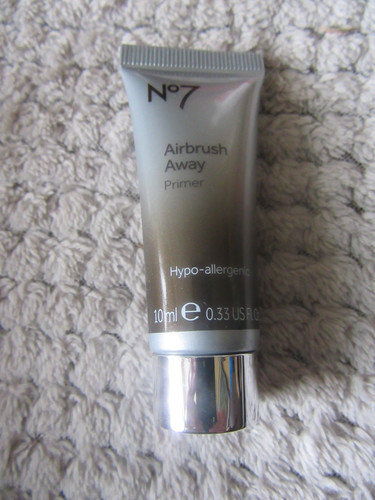 No7 airbrush away